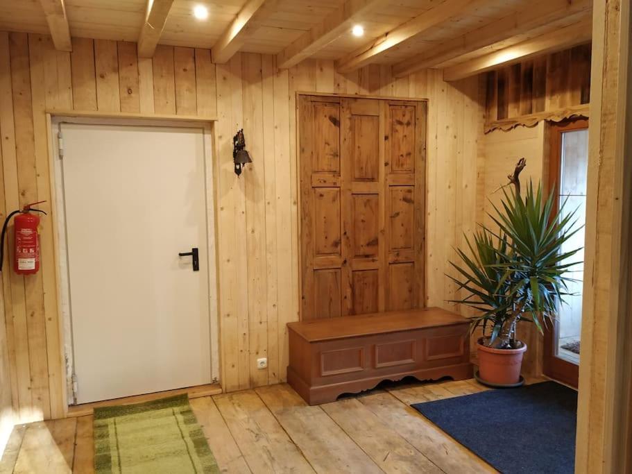 Upcycling Appartement Fischl - Nachhaltig Und Kreativ Wohnen Fuer Gross Und Klein Jenbach Ngoại thất bức ảnh