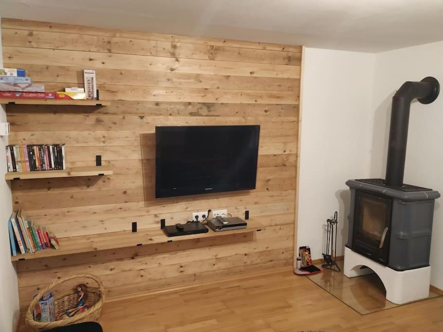 Upcycling Appartement Fischl - Nachhaltig Und Kreativ Wohnen Fuer Gross Und Klein Jenbach Ngoại thất bức ảnh